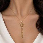 پلاک آویز ریشه ای پروانه