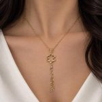 پلاک آویز ریشه ای گل